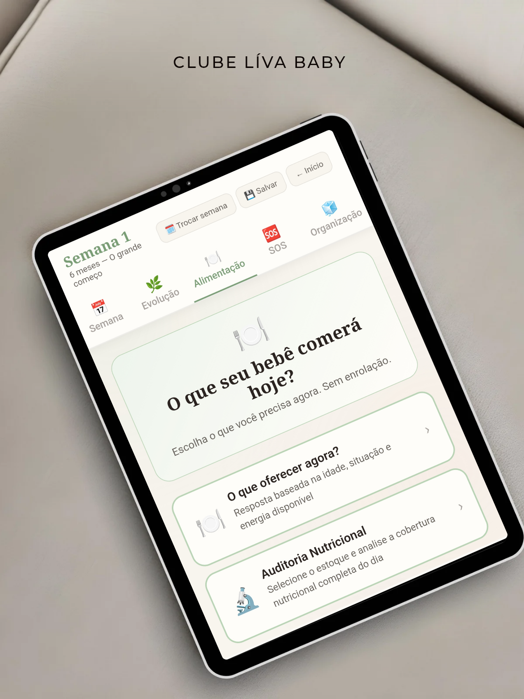 Mockup do App Líva Baby em um tablet, mostrando a tela de introdução alimentar